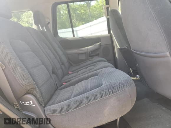 ✅ 2002 Ford Explorer XLT • VIN: 1FMZU63E72ZA14199 • Lot: 53809535. Wystawiony na Copart z przebiegiem Nie podano. Bezpłatny archiwum sprzedaży aukcyjnych z USA i szczegółowy raport historii pojazdu na DreamBid. Zdjęcie 11.