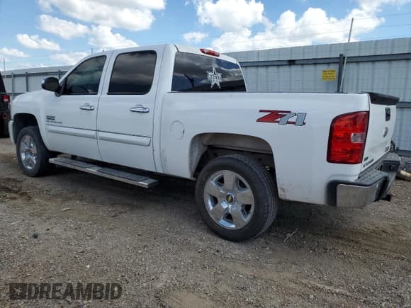 ✅ 2011 Chevrolet Silverado 1500 LT • VIN: 3GCPCSE00BG346087 • Lot: 73603744. Listed on Copart with 235,374 mi. Free auction sales archive from the USA and detailed vehicle history report at DreamBid. Image 2.