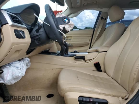 ✅ 2013 BMW 3 Series 328i • VIN: WBA3A5G59DNP18824 • Lot: 54439705. Listed on Copart with 106,129 mi. Free auction sales archive from the USA and detailed vehicle history report at DreamBid. Image 7.