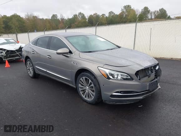 ✅ 2018 Buick LaCrosse Essence • VIN: 1G4ZP5SS9JU141301 • Лот: 43539303. Опубликован ранее на IAAI с пробегом 86 341 миль. Бесплатный доступ к архиву аукционных продаж из США и подробный отчёт об истории автомобиля на DreamBid. Изображение 1.