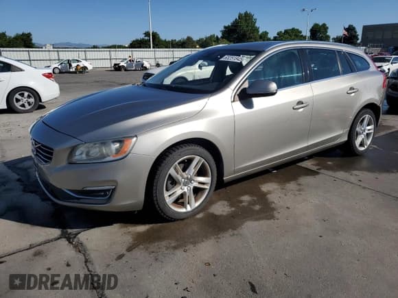 ✅ 2015 Volvo V60 T5 Drive-E Premier • VIN: YV140MEK3F1267861 • Лот: 63251845. Опубликован ранее на Copart с пробегом 119 590 миль. Бесплатный доступ к архиву аукционных продаж из США и подробный отчёт об истории автомобиля на DreamBid. Изображение 1.