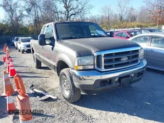 ✅ 2002 Ford F-250 XL • VIN: 1FTNX21F82EA53163 • Lot: 43704133. Listed on IAAI with 250,086 mi. Free auction sales archive from the USA and detailed vehicle history report at DreamBid. Image 1.