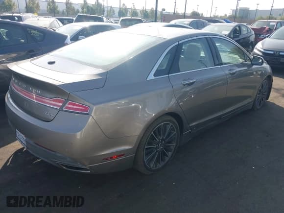 ✅ 2016 Lincoln MKZ Hybrid • VIN: 3LN6L2LU9GR632545 • Lot: 43595387. Wystawiony na IAAI z przebiegiem 56 075 mil. Bezpłatny archiwum sprzedaży aukcyjnych z USA i szczegółowy raport historii pojazdu na DreamBid. Zdjęcie 4.