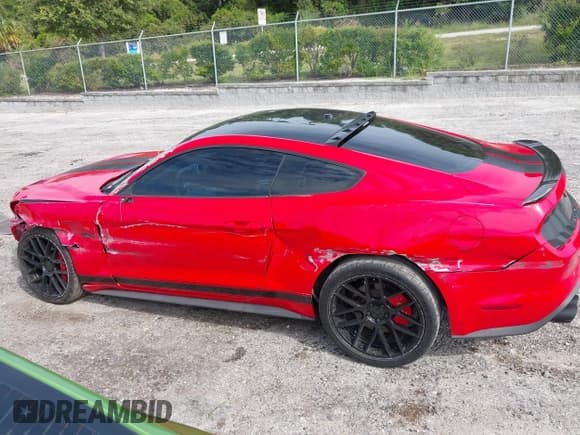 ✅ 2019 Ford Mustang GT • VIN: 1FA6P8CF1K5205424 • Lot: 43234848. Wystawiony na IAAI z przebiegiem 67 728 mil. Bezpłatny archiwum sprzedaży aukcyjnych z USA i szczegółowy raport historii pojazdu na DreamBid. Zdjęcie 14.