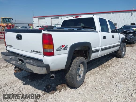 ✅ 2001 Chevrolet Silverado 2500HD LS • VIN: 1GCHK23U31F202241 • Lot: 41978203. Wystawiony na IAAI z przebiegiem 200 912 mil. Bezpłatny archiwum sprzedaży aukcyjnych z USA i szczegółowy raport historii pojazdu na DreamBid. Zdjęcie 4.