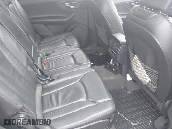 ✅ 2017 Audi Q7 Premium • VIN: WA1AAAF74HD005566 • Lot: 43304120. Listed on IAAI with 105,306 mi. Free auction sales archive from the USA and detailed vehicle history report at DreamBid. Image 8.