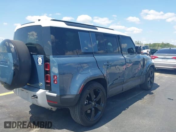 ✅ 2023 Land Rover Defender SE • VIN: SALEP7EU5P2219064 • Lot: 42220034. Listed on IAAI with 15,184 mi. Free auction sales archive from the USA and detailed vehicle history report at DreamBid. Image 6.