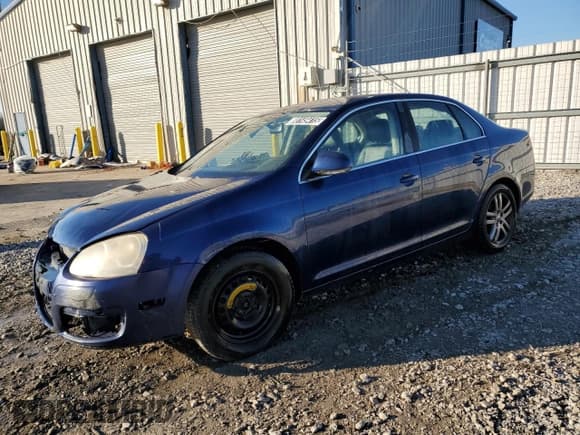 ✅ 2007 Volkswagen Jetta 2.5 • VIN: 3VWRF71K77M101846 • Лот: 88149415. Опубликован ранее на Copart с пробегом 189 004 миль. Бесплатный доступ к архиву аукционных продаж из США и подробный отчёт об истории автомобиля на DreamBid. Изображение 1.