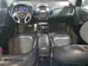 2015 Hyundai Tucson SE z VIN KM8JU3AGXFU970795, wystawiony jako Copart lot #69746014 z przebiegiem 120 829 mil mil oraz Czysty tytuł • Clean title. Historia ofert i sprzedaży dostępna na DreamBid. Obrazek 8.