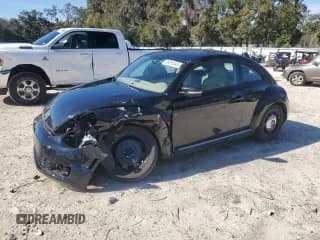 ✅ 2013 Volkswagen Beetle Fender Edition • VIN: 3VWJP7AT9DM686699 • Lot: 89312445. Listed on Copart with 105,748 mi. Free auction sales archive from the USA and detailed vehicle history report at DreamBid. Image 1.