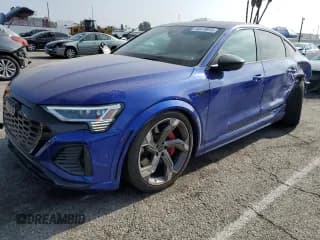 ✅ 2024 Audi SQ8 E-Tron • VIN: WA1BCBGE7RB038754 • Lot: 56419915. Wystawiony na Copart z przebiegiem 3 050 mil. Bezpłatny archiwum sprzedaży aukcyjnych z USA i szczegółowy raport historii pojazdu na DreamBid. Zdjęcie 1.