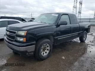 2006 Chevrolet Silverado 1500 LS z VIN 1GCEK19V76Z205081, wystawiony jako Copart lot #81746094 z przebiegiem 112 969 mil mil oraz Czysty tytuł • Clean title. Historia ofert i sprzedaży dostępna na DreamBid. Obrazek 1.