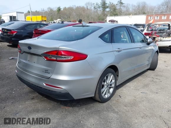 ✅ 2019 Ford Fusion SE • VIN: 3FA6P0LU5KR145967 • Lot: 43036307. Wystawiony na IAAI z przebiegiem 154 352 mil. Bezpłatny archiwum sprzedaży aukcyjnych z USA i szczegółowy raport historii pojazdu na DreamBid. Zdjęcie 4.