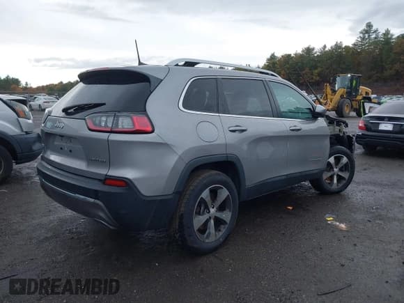 ✅ 2019 Jeep Cherokee Limited • VIN: 1C4PJMDX8KD394269 • Lot: 43468060. Wystawiony na IAAI z przebiegiem 77 829 mil. Bezpłatny archiwum sprzedaży aukcyjnych z USA i szczegółowy raport historii pojazdu na DreamBid. Zdjęcie 4.