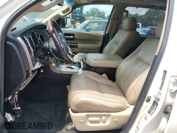 ✅ 2016 Toyota Sequoia Platinum • VIN: 5TDYY5G11GS062554 • Lot: 58733325. Wystawiony na Copart z przebiegiem 188 804 mil. Bezpłatny archiwum sprzedaży aukcyjnych z USA i szczegółowy raport historii pojazdu na DreamBid. Zdjęcie 7.