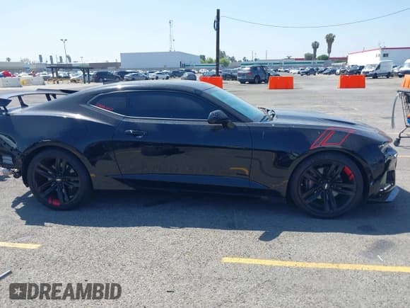 ✅ 2018 Chevrolet Camaro 2SS • VIN: 1G1FH1R71J0150878 • Lot: 42228026. Listed on IAAI with 76,484 mi. Free auction sales archive from the USA and detailed vehicle history report at DreamBid. Image 13.