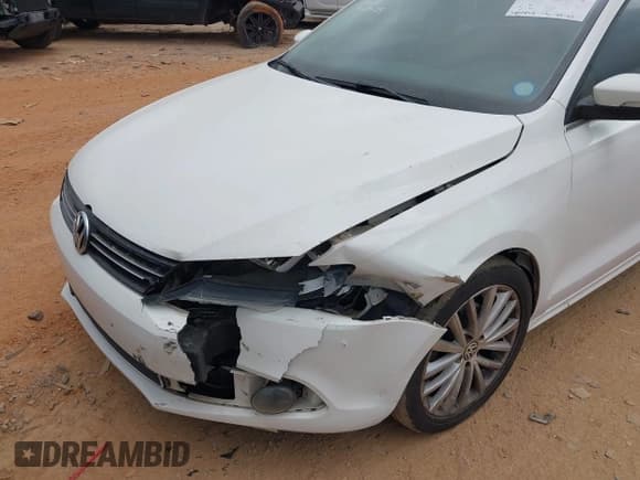 ✅ 2012 Volkswagen Jetta SEL • VIN: 3VWLP7AJ3CM325796 • Lot: 41907604. Listed on IAAI with 185,542 mi. Free auction sales archive from the USA and detailed vehicle history report at DreamBid. Image 6.