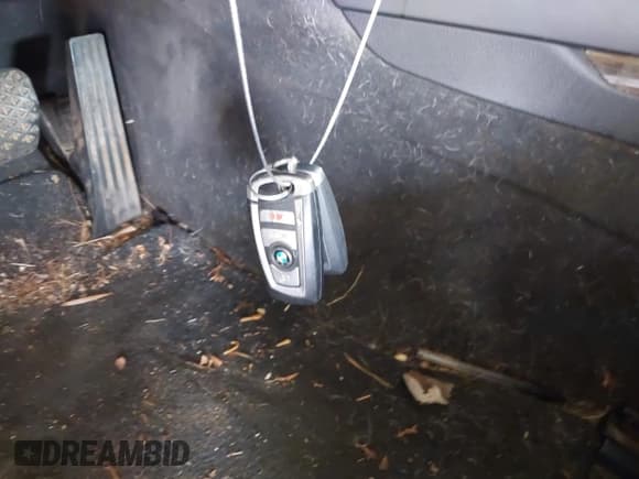 ✅ 2014 BMW 7 Series ALPINA B7 • VIN: WBAYE8C53ED780597 • Lot: 43130128. Wystawiony na IAAI z przebiegiem 98 724 mil. Bezpłatny archiwum sprzedaży aukcyjnych z USA i szczegółowy raport historii pojazdu na DreamBid. Zdjęcie 11.