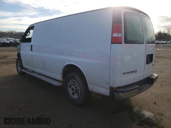 ✅ 2019 GMC Savana Cargo • VIN: 1GTW7AFG4K1335887 • Лот: 88017165. Опубликован ранее на Copart с пробегом Не указан. Бесплатный доступ к архиву аукционных продаж из США и подробный отчёт об истории автомобиля на DreamBid. Изображение 2.