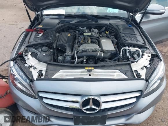 ✅ 2015 Mercedes-Benz C 300 Luxury • VIN: 55SWF4KB1FU095272 • Lot: 42902620. Listed on IAAI with 83,732 mi. Free auction sales archive from the USA and detailed vehicle history report at DreamBid. Image 10.