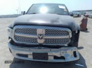 ✅ 2015 Ram 1500 Laramie • VIN: 1C6RR6NM0FS590636 • Lot: 37320388. Wystawiony na IAAI z przebiegiem 93 163 mil. Bezpłatny archiwum sprzedaży aukcyjnych z USA i szczegółowy raport historii pojazdu na DreamBid. Zdjęcie 12.