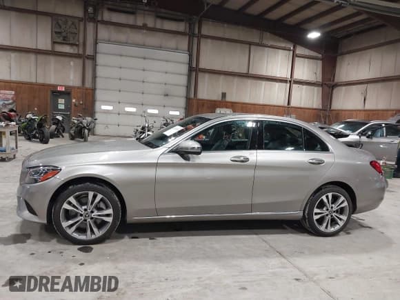 ✅ 2019 Mercedes-Benz C 300 • VIN: 55SWF8EB6KU321044 • Lot: 41797210. Wystawiony na IAAI z przebiegiem 61 721 mil. Bezpłatny archiwum sprzedaży aukcyjnych z USA i szczegółowy raport historii pojazdu na DreamBid. Zdjęcie 14.