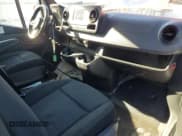 ✅ 2019 Mercedes-Benz Sprinter • VIN: WD3PF1CD0KP107250 • Lot: 83414914. Wystawiony na Copart z przebiegiem 43 299 mil. Bezpłatny archiwum sprzedaży aukcyjnych z USA i szczegółowy raport historii pojazdu na DreamBid. Zdjęcie 8.