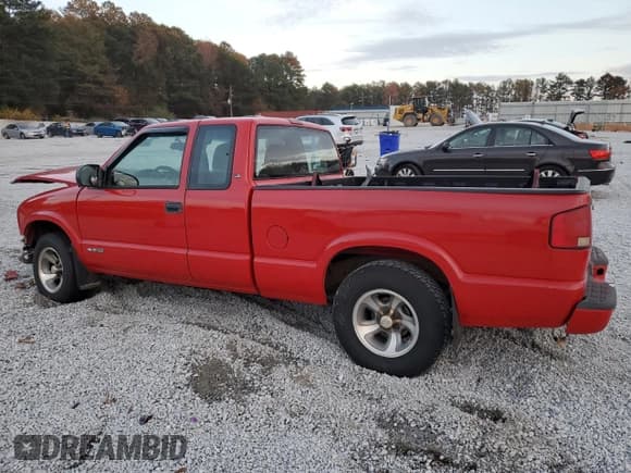 ✅ 2001 Chevrolet S-10 LS • VIN: 1GCCS19WX18256959 • Лот: 82774284. Опубликован ранее на Copart с пробегом 204 110 миль. Бесплатный доступ к архиву аукционных продаж из США и подробный отчёт об истории автомобиля на DreamBid. Изображение 2.