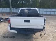 ✅ 2020 Toyota Tacoma SR5 • VIN: 5TFCZ5ANXLX229999 • Lot: 43087576. Wystawiony na IAAI z przebiegiem 89 417 mil. Bezpłatny archiwum sprzedaży aukcyjnych z USA i szczegółowy raport historii pojazdu na DreamBid. Zdjęcie 17.