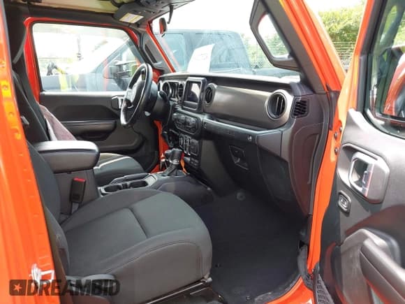 ✅ 2020 Jeep Wrangler Unlimited Sport S • VIN: 1C4HJXDG0LW201902 • Lot: 42372191. Wystawiony na IAAI z przebiegiem 78 724 mil. Bezpłatny archiwum sprzedaży aukcyjnych z USA i szczegółowy raport historii pojazdu na DreamBid. Zdjęcie 5.