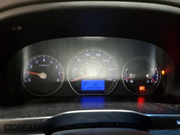 ✅ 2011 Hyundai Santa Fe Limited • VIN: 5XYZHDAG8BG053612 • Lot: 88692775. Listed on Copart with 209,499 mi. Free auction sales archive from the USA and detailed vehicle history report at DreamBid. Image 9.