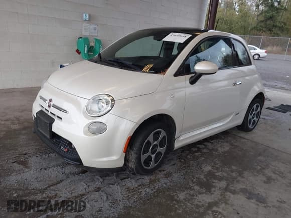 ✅ 2014 FIAT 500e • VIN: 3C3CFFGE1ET173010 • Лот: 43640648. Опубликован ранее на IAAI с пробегом 50 237 миль. Бесплатный доступ к архиву аукционных продаж из США и подробный отчёт об истории автомобиля на DreamBid. Изображение 2.