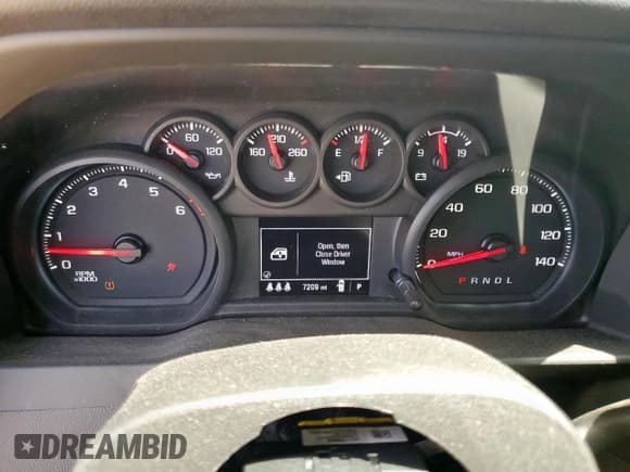 ✅ 2024 Chevrolet Silverado 2500HD Custom • VIN: 2GC4YME70R1267163 • Lot: 66001665. Wystawiony na Copart z przebiegiem 7 209 mil. Bezpłatny archiwum sprzedaży aukcyjnych z USA i szczegółowy raport historii pojazdu na DreamBid. Zdjęcie 9.