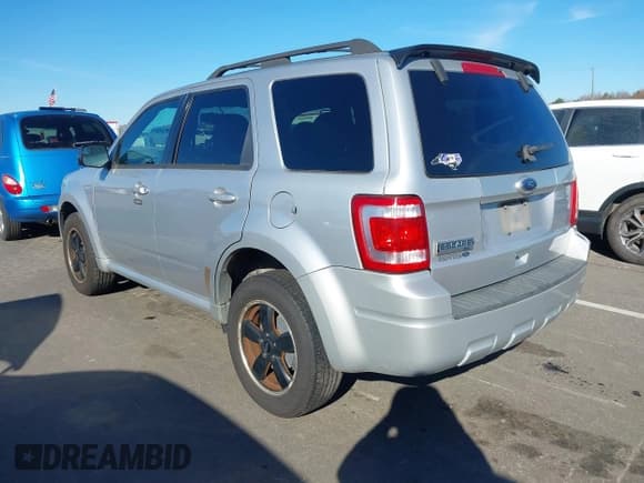 ✅ 2011 Ford Escape XLT • VIN: 1FMCU0D71BKA42950 • Lot: 43787150. Listed on IAAI with 257,927 mi. Free auction sales archive from the USA and detailed vehicle history report at DreamBid. Image 3.