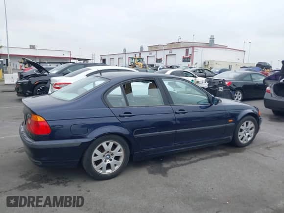 2000 BMW 3 Series 323i с VIN WBAAM3335YFP68157, выставлен на аукционе IAAI как лот 42029364 с пробегом 105 078 миль миль и . История ставок и продаж доступна на DreamBid. Изображение 13.