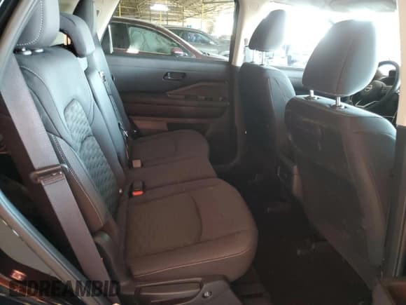 ✅ 2024 Nissan Pathfinder S • VIN: 5N1DR3AC5RC221473 • Lot: 80707265. Wystawiony na Copart z przebiegiem 34 567 mil. Bezpłatny archiwum sprzedaży aukcyjnych z USA i szczegółowy raport historii pojazdu na DreamBid. Zdjęcie 11.