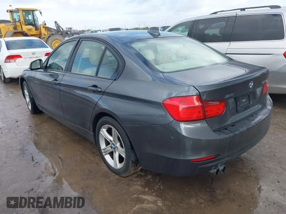 ✅ 2013 BMW 3 Series 328i xDrive • VIN: WBA3B3C58DF534380 • Лот: 43775880. Опубликован ранее на IAAI с пробегом 168 505 миль. Бесплатный доступ к архиву аукционных продаж из США и подробный отчёт об истории автомобиля на DreamBid. Изображение 3.