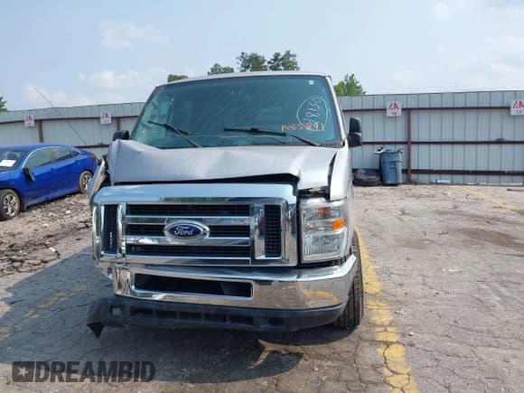 ✅ 2014 Ford Econoline Passenger XL • VIN: 1FBSS3BL9EDA85811 • Lot: 42385190. Wystawiony na IAAI z przebiegiem 78 000 mil. Bezpłatny archiwum sprzedaży aukcyjnych z USA i szczegółowy raport historii pojazdu na DreamBid. Zdjęcie 12.