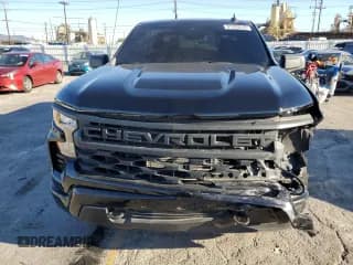 ✅ 2024 Chevrolet Silverado 1500 Custom • VIN: 1GCPABEK7RZ358240 • Lot: 87233215. Wystawiony na Copart z przebiegiem 21 790 mil. Bezpłatny archiwum sprzedaży aukcyjnych z USA i szczegółowy raport historii pojazdu na DreamBid. Zdjęcie 5.