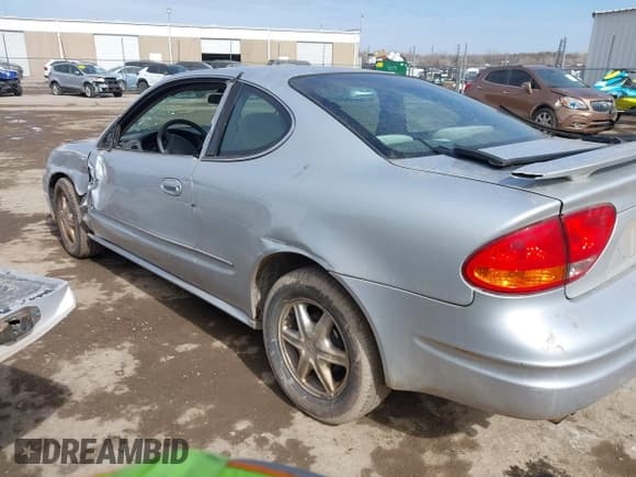 ✅ 2003 Oldsmobile Alero GL1 • VIN: 1G3NL12F53C266556 • Lot: 41561869. Wystawiony na IAAI z przebiegiem 112 894 mil. Bezpłatny archiwum sprzedaży aukcyjnych z USA i szczegółowy raport historii pojazdu na DreamBid. Zdjęcie 3.