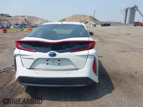 ✅ 2017 Toyota Prius Plus • VIN: JTDKARFP0H3030480 • Lot: 42903613. Wystawiony na IAAI z przebiegiem 148 627 mil. Bezpłatny archiwum sprzedaży aukcyjnych z USA i szczegółowy raport historii pojazdu na DreamBid. Zdjęcie 16.