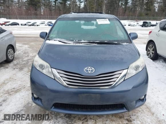 ✅ 2017 Toyota Sienna XLE • VIN: 5TDDZ3DC9HS159153 • Lot: 41350390. Listed on IAAI with 110,715 mi. Free auction sales archive from the USA and detailed vehicle history report at DreamBid. Image 12.