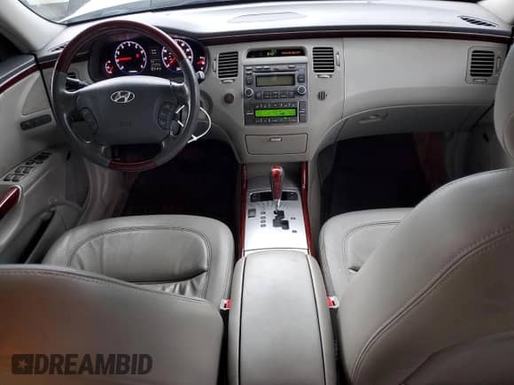 ✅ 2007 Hyundai Azera SE • VIN: KMHFC46FX7A241763 • Lot: 61671315. Listed on Copart with 145,609 mi miles. Access the free auction sales archive from the USA and view a detailed vehicle history report at DreamBid. Image 8.