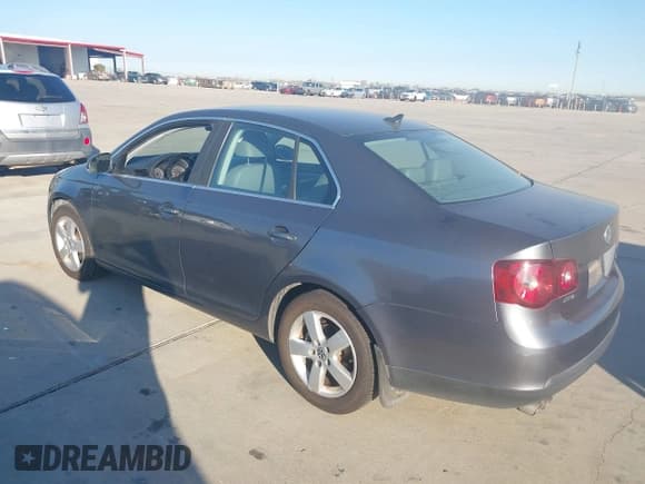 ✅ 2009 Volkswagen Jetta SE • VIN: 3VWRM71K39M020335 • Lot: 43902665. Listed on IAAI with 102,628 mi. Free auction sales archive from the USA and detailed vehicle history report at DreamBid. Image 3.