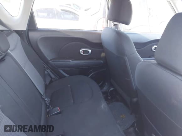 ✅ 2017 Kia Soul + • VIN: KNDJP3A59H7414375 • Lot: 43510385. Wystawiony na IAAI z przebiegiem 86 463 mil. Bezpłatny archiwum sprzedaży aukcyjnych z USA i szczegółowy raport historii pojazdu na DreamBid. Zdjęcie 8.