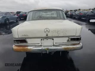 ✅ 1966 Mercedes-Benz 230 • VIN: 11001110007945 • Лот: 91738035. Опубликован ранее на Copart с пробегом 93 352 миль. Бесплатный доступ к архиву аукционных продаж из США и подробный отчёт об истории автомобиля на DreamBid. Изображение 6.