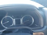 ✅ 2018 Toyota 4Runner TRD Off Road Premium • VIN: JTEBU5JR2J5601577 • Lot: 43560049. Wystawiony na IAAI z przebiegiem Nie podano. Bezpłatny archiwum sprzedaży aukcyjnych z USA i szczegółowy raport historii pojazdu na DreamBid. Zdjęcie 7.