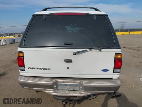 ✅ 1997 Ford Explorer XLT • VIN: 1FMDU32PXVUD36915 • Lot: 41421762. Wystawiony na IAAI z przebiegiem 109 168 mil. Bezpłatny archiwum sprzedaży aukcyjnych z USA i szczegółowy raport historii pojazdu na DreamBid. Zdjęcie 17.