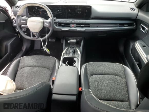 ✅ 2025 Kia K4 GT-Line • VIN: 3KPFW4DE7SE127215 • Lot: 85348685. Wystawiony na Copart z przebiegiem 5 032 mil. Bezpłatny archiwum sprzedaży aukcyjnych z USA i szczegółowy raport historii pojazdu na DreamBid. Zdjęcie 8.