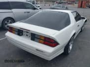 ✅ 1989 Chevrolet Camaro • VIN: 1G1FP21E8KL161587 • Lot: 42204266. Wystawiony na IAAI z przebiegiem 83 207 mil. Bezpłatny archiwum sprzedaży aukcyjnych z USA i szczegółowy raport historii pojazdu na DreamBid. Zdjęcie 4.